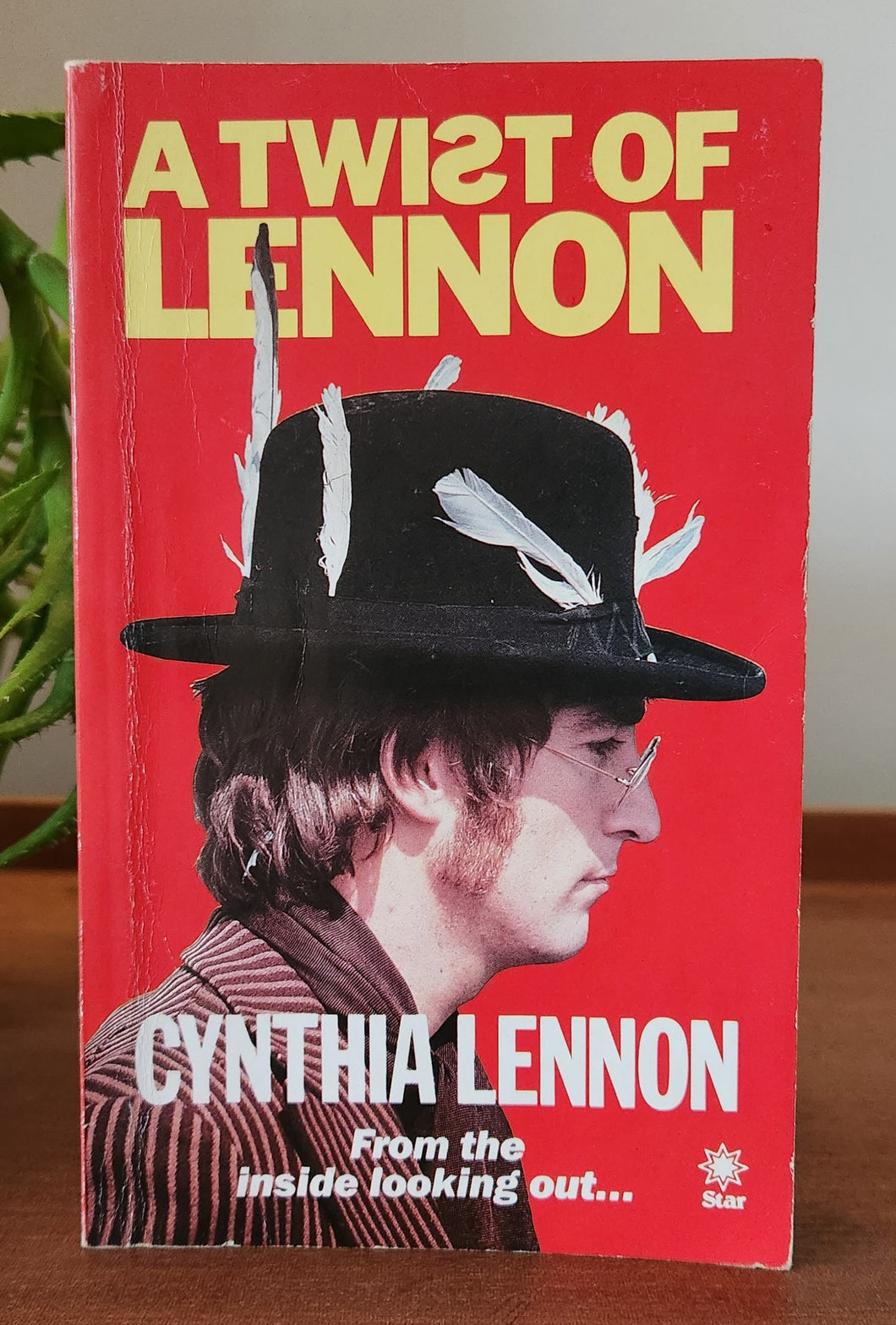 A Twist of Lennon by Cynthia Lennon